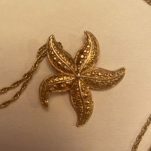 Avon Starfish necklace. Vintage from the 1980s
